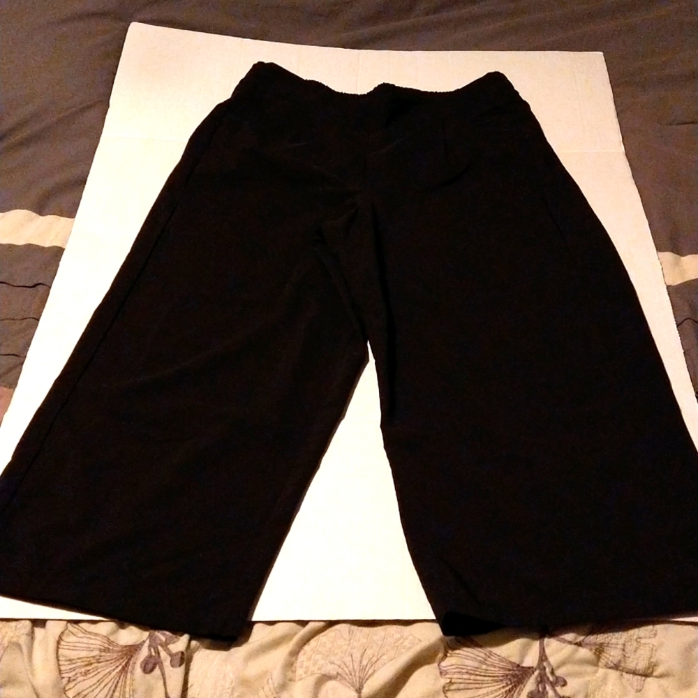 Embrace Life Capri pants